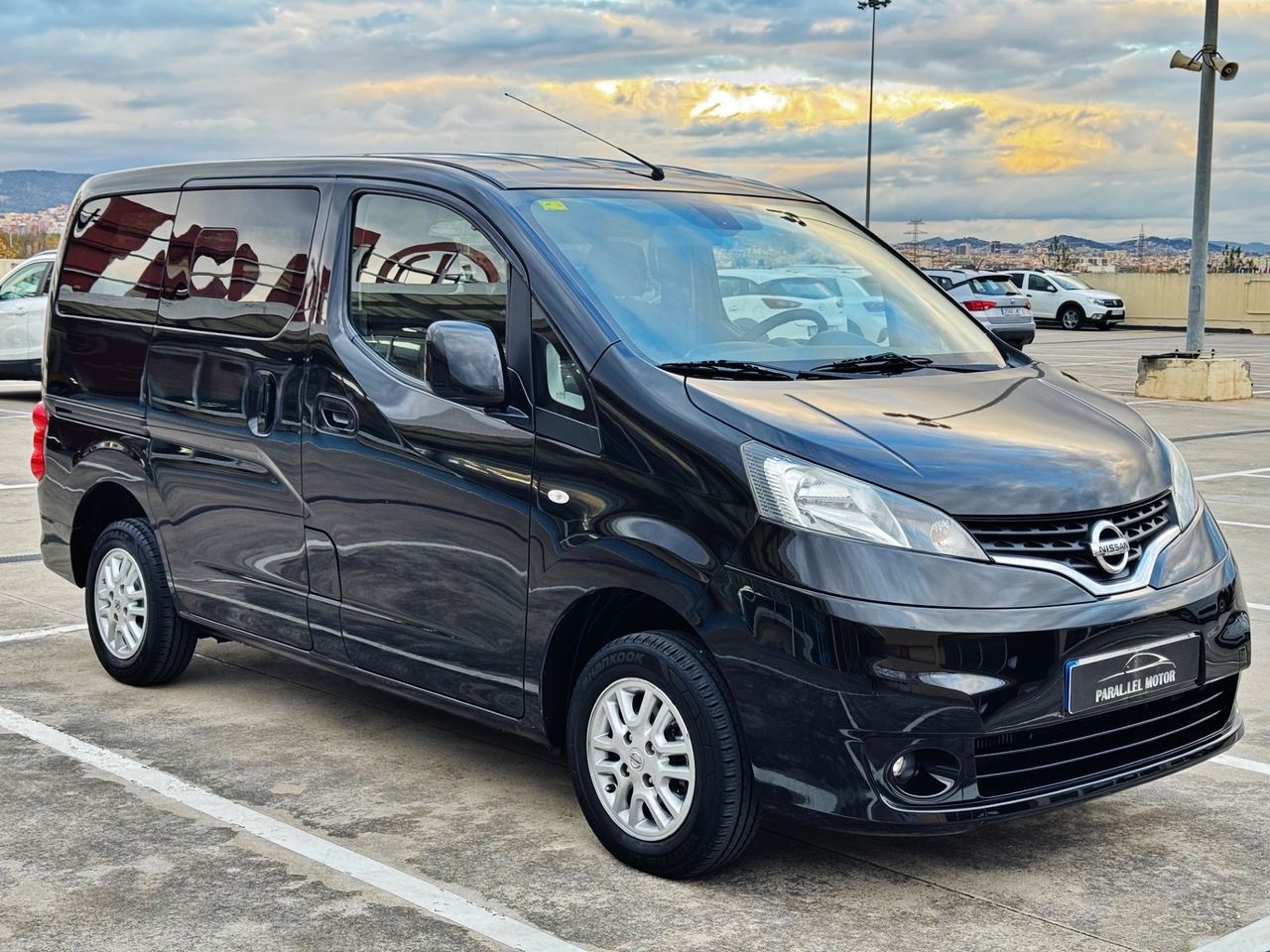 Foto Nissan NV250 1