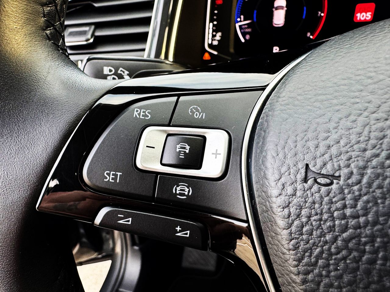 Foto Volkswagen T-Roc 16