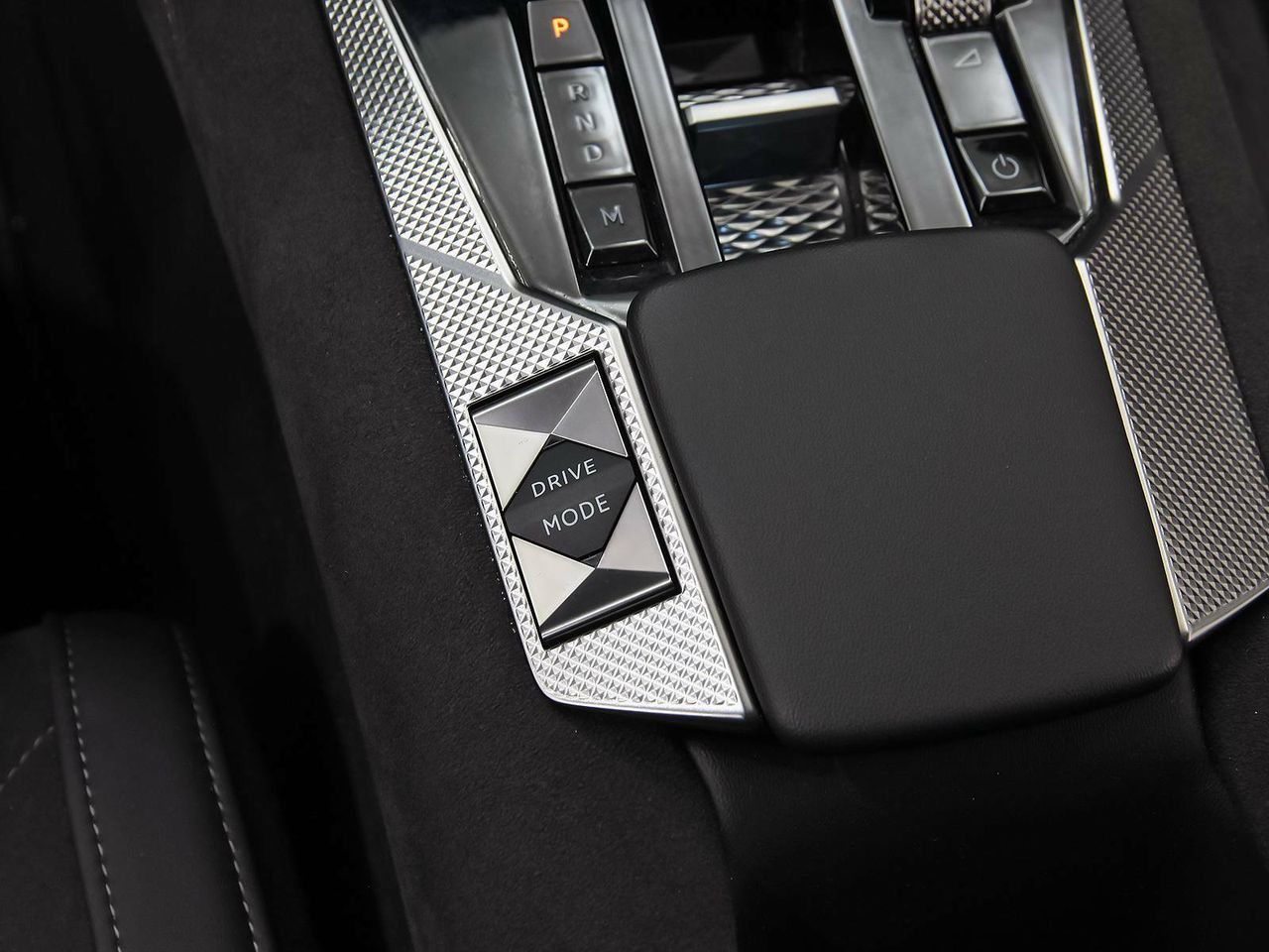 Foto DS Automobiles DS 4 37