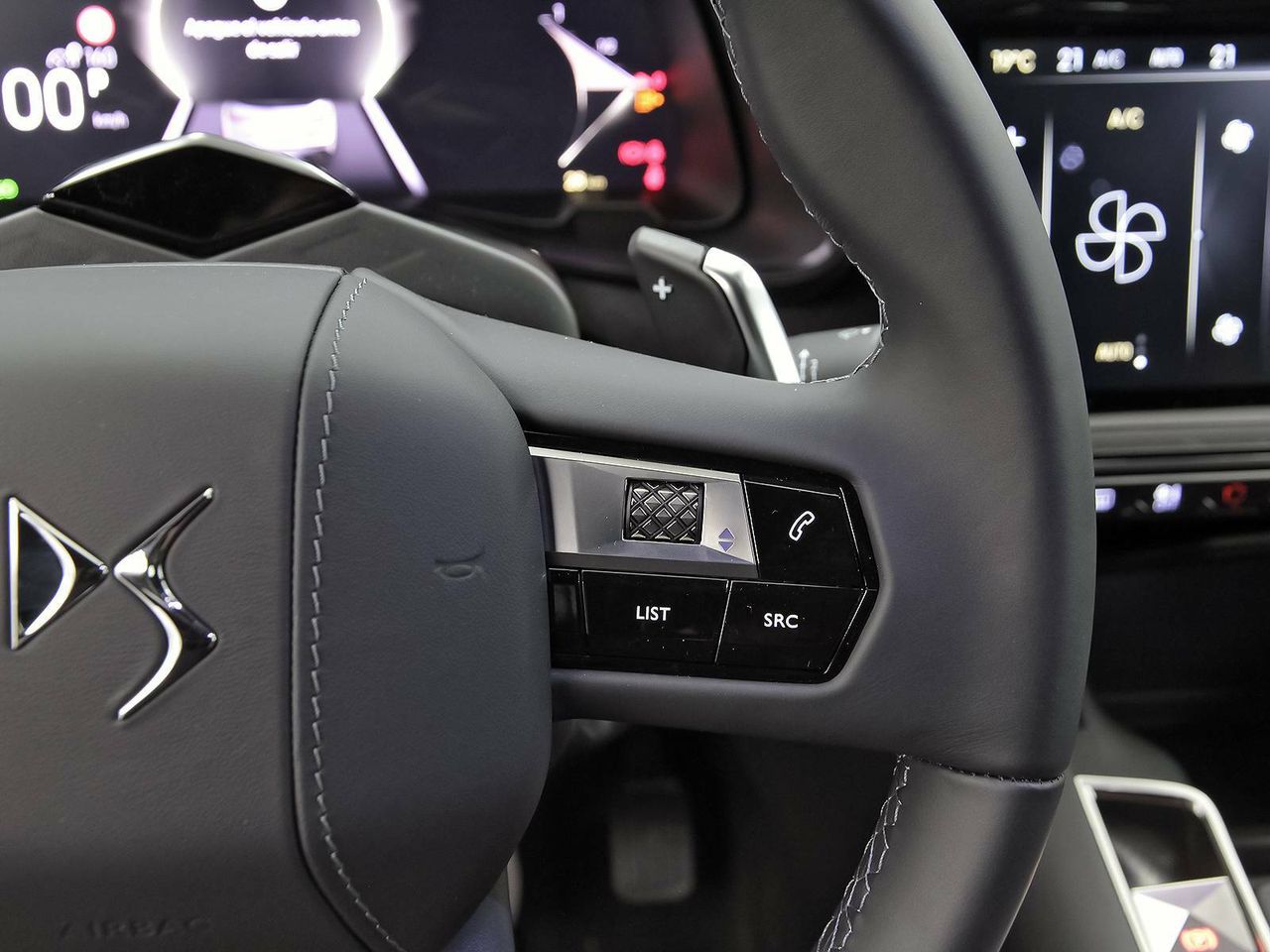 Foto DS Automobiles DS 7 25