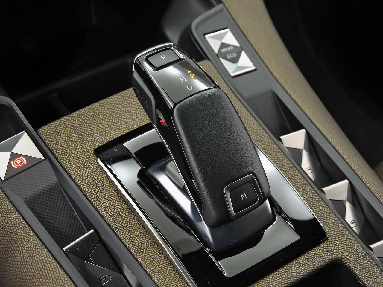 Foto DS Automobiles DS 7 14
