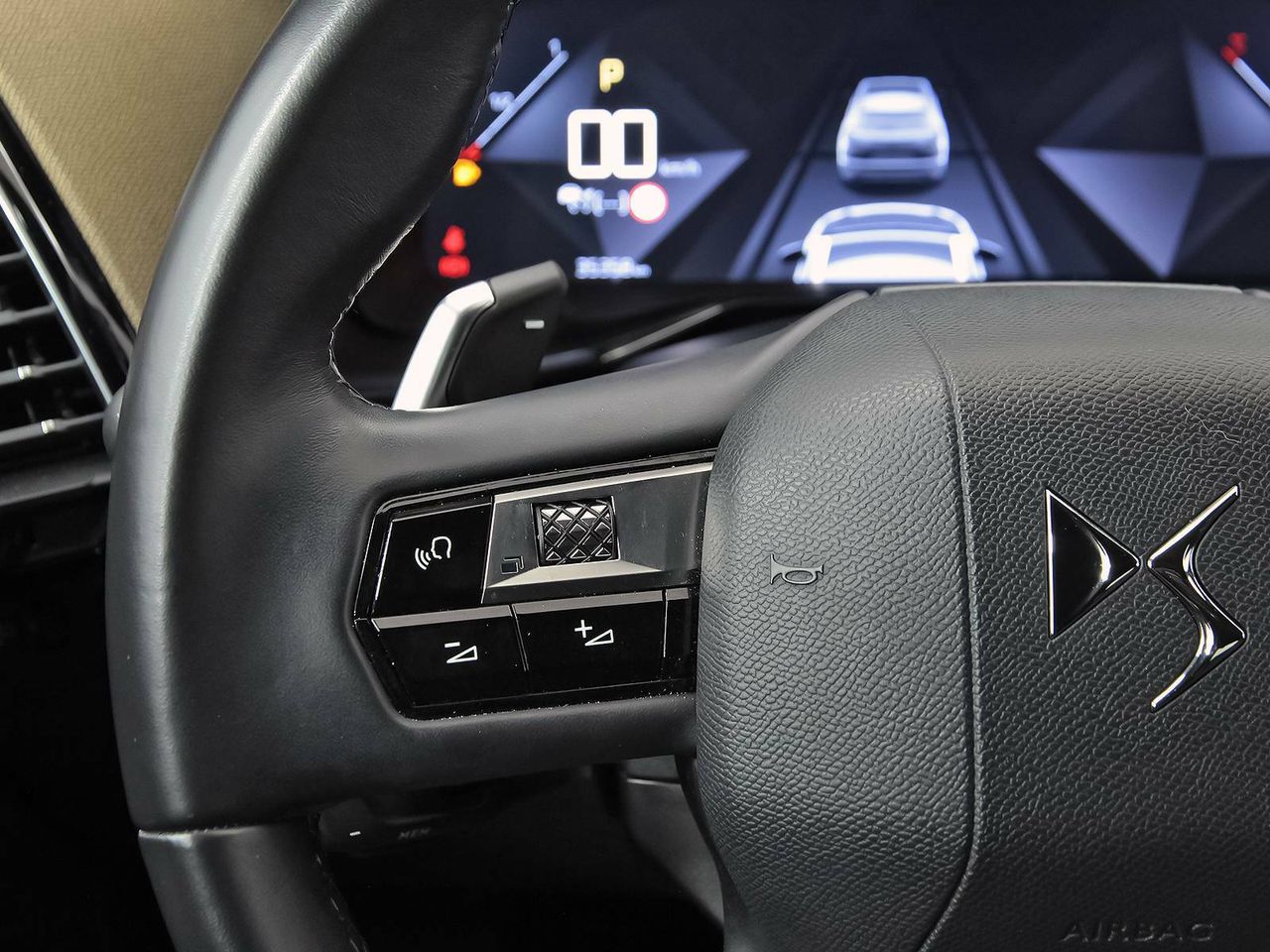 Foto DS Automobiles DS 7 25