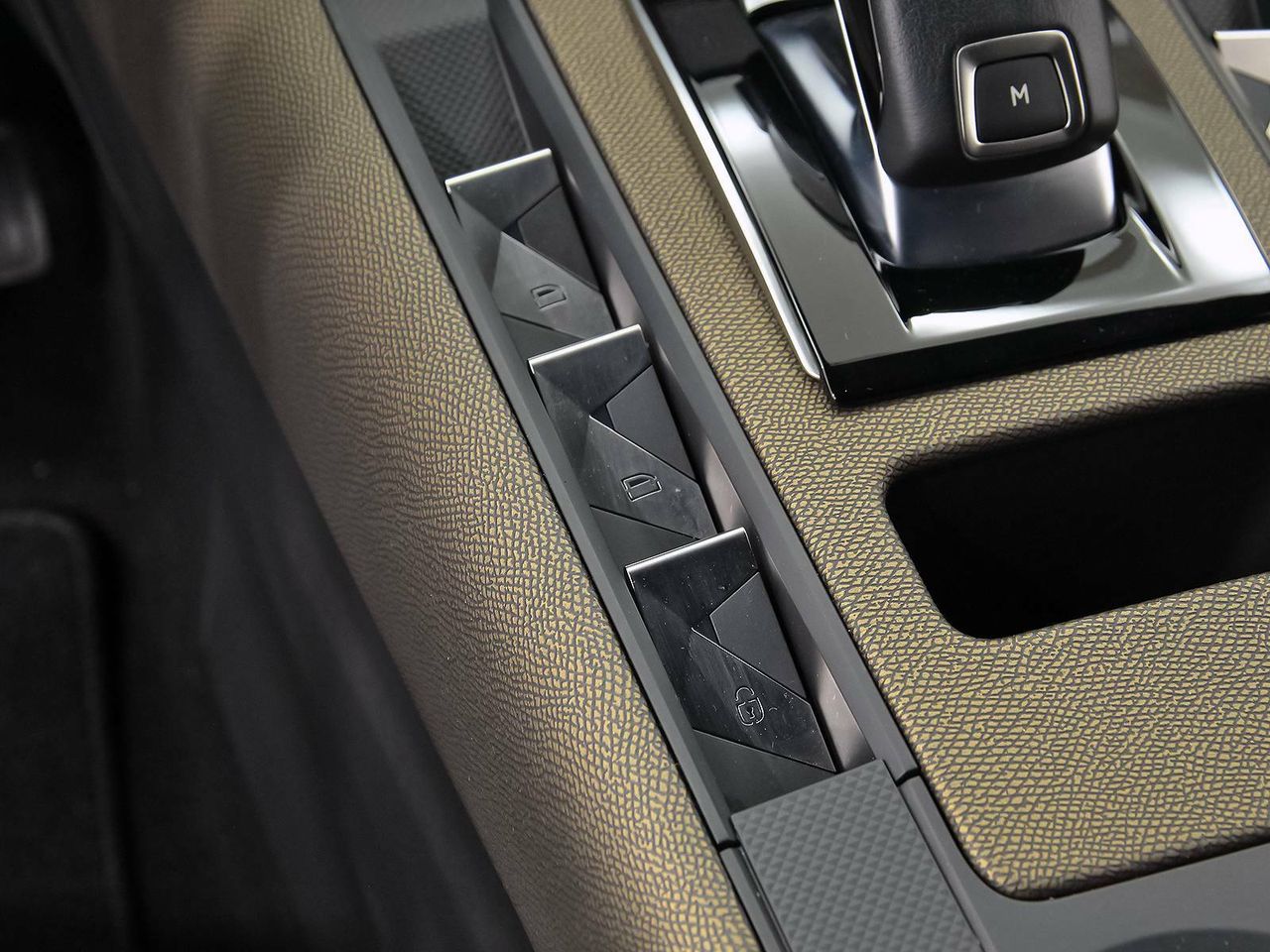 Foto DS Automobiles DS 7 35