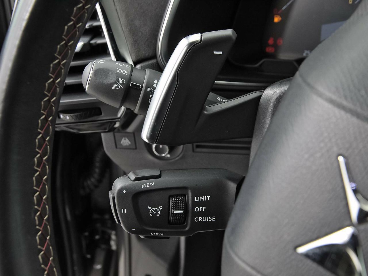Foto DS Automobiles DS 7 20