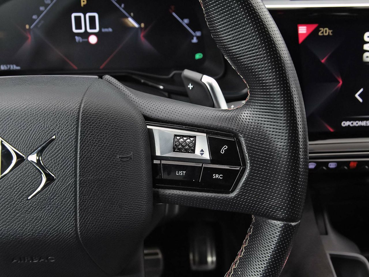 Foto DS Automobiles DS 7 25