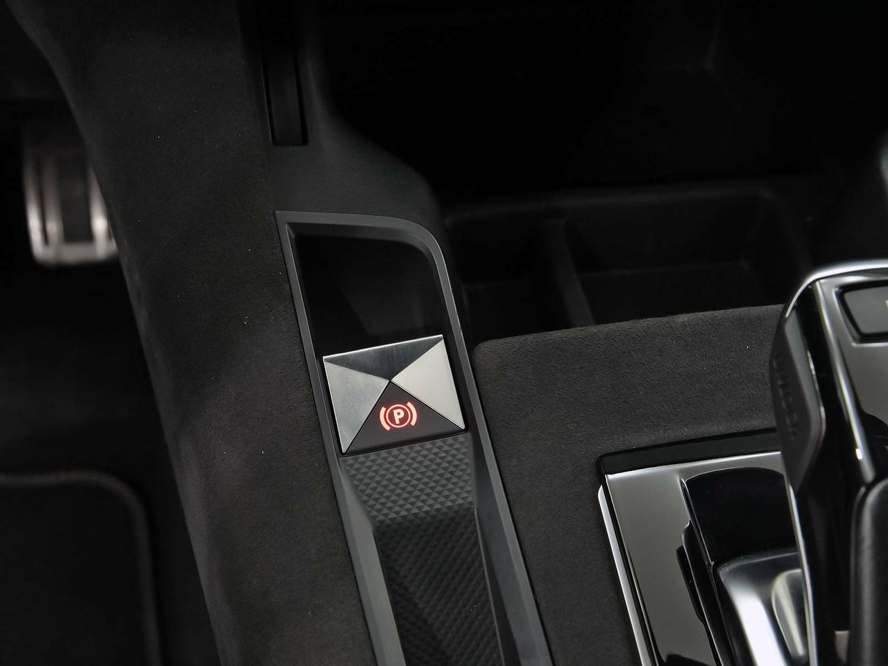 Foto DS Automobiles DS 7 32
