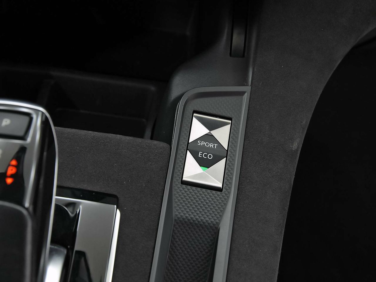 Foto DS Automobiles DS 7 33