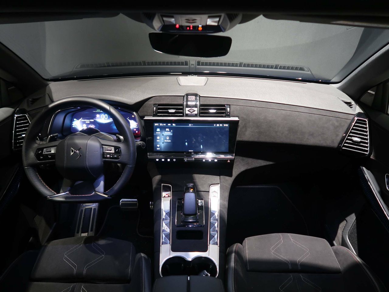 Foto DS Automobiles DS 7 8