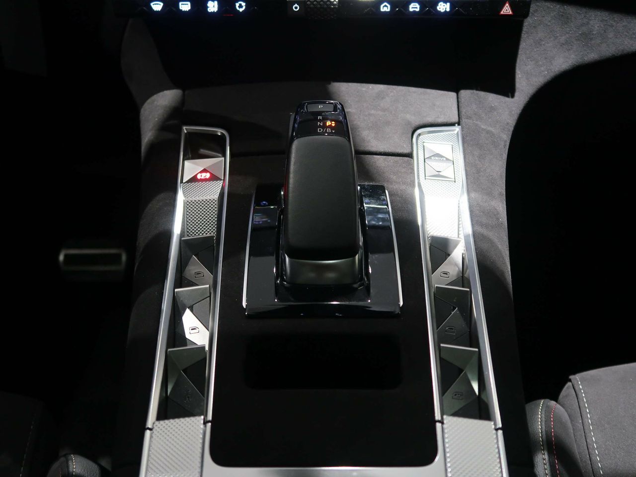 Foto DS Automobiles DS 7 20