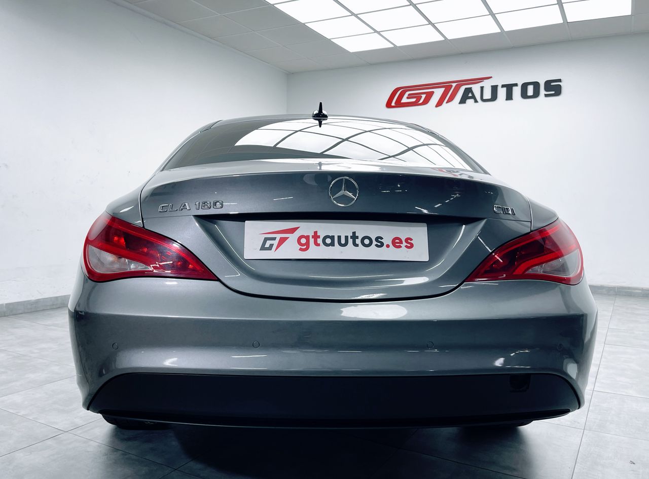 Foto Mercedes-Benz Clase CLA 24