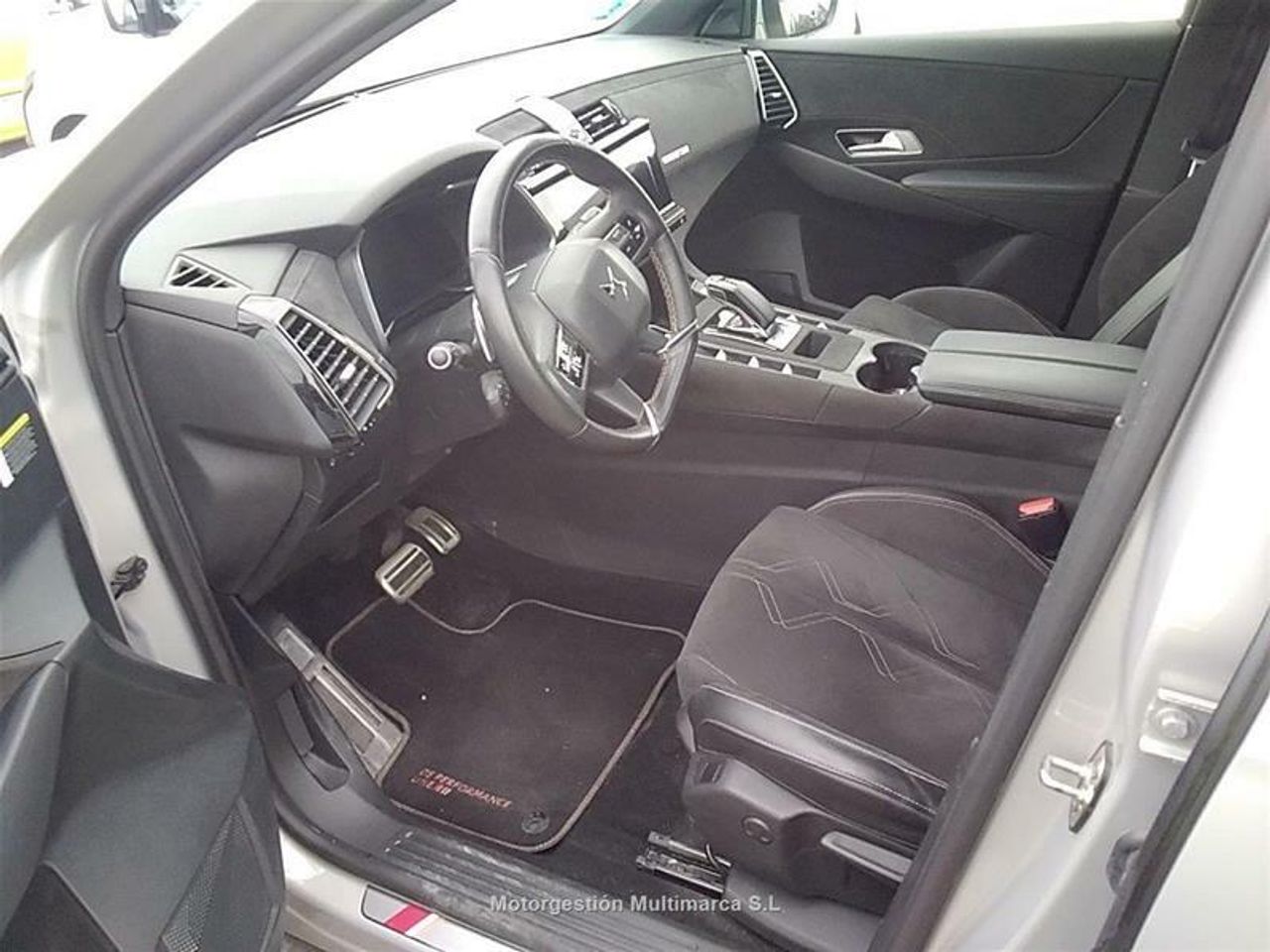 Foto DS Automobiles DS 7 7