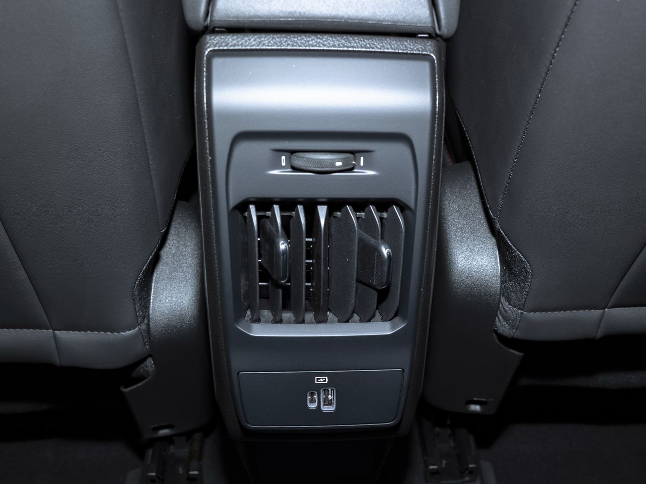 Foto Alfa Romeo Tonale 13