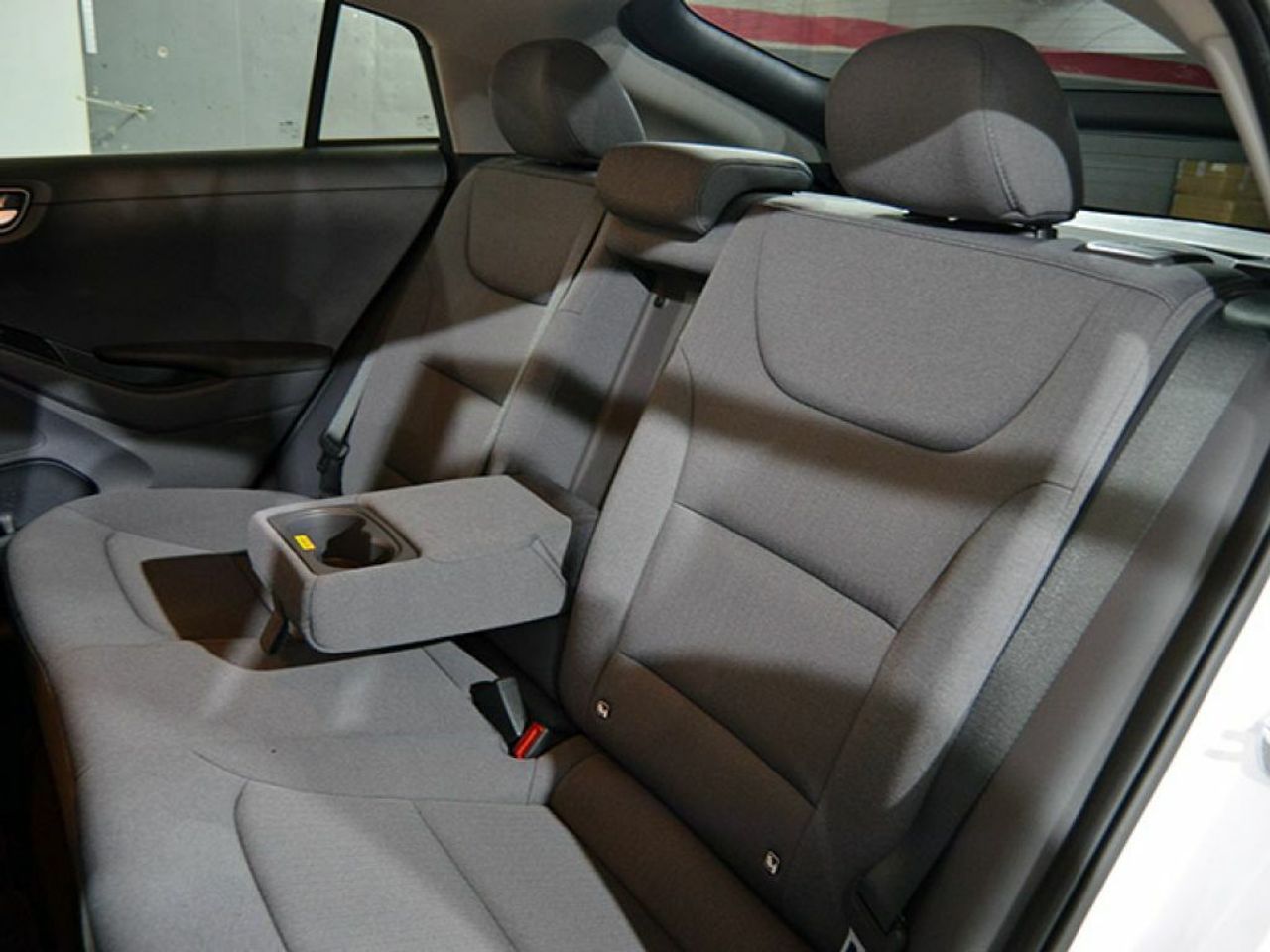 Foto Hyundai IONIQ 13