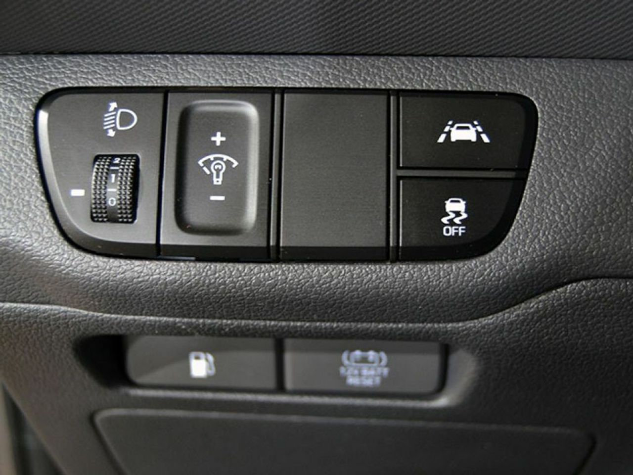 Foto Hyundai IONIQ 16
