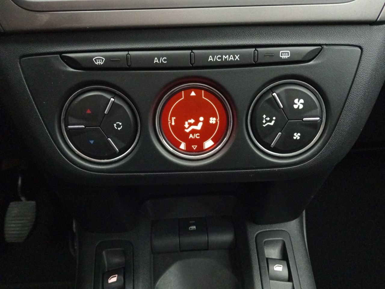Foto Citroën C-Elysèe 14