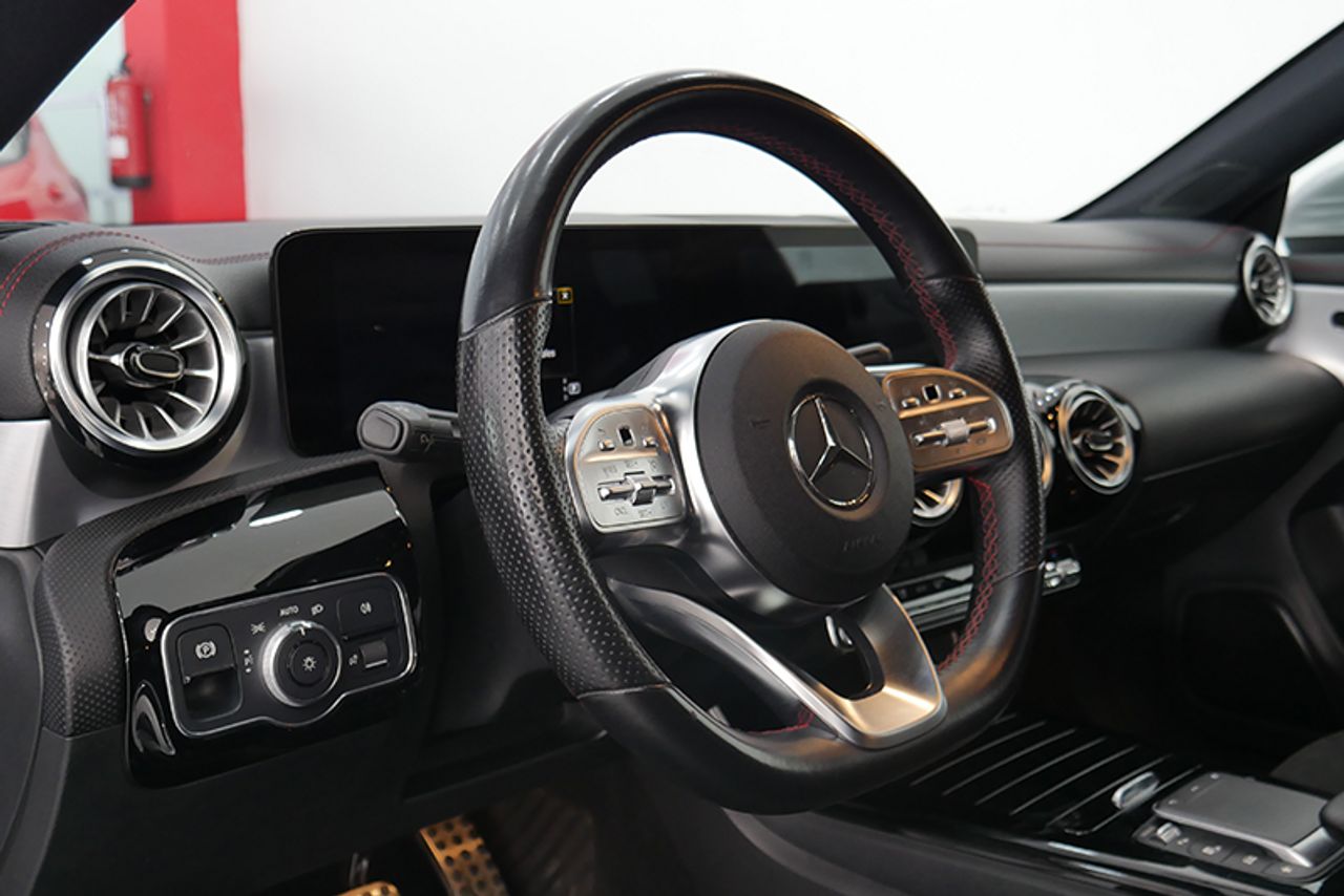 Foto Mercedes-Benz Clase CLA 4