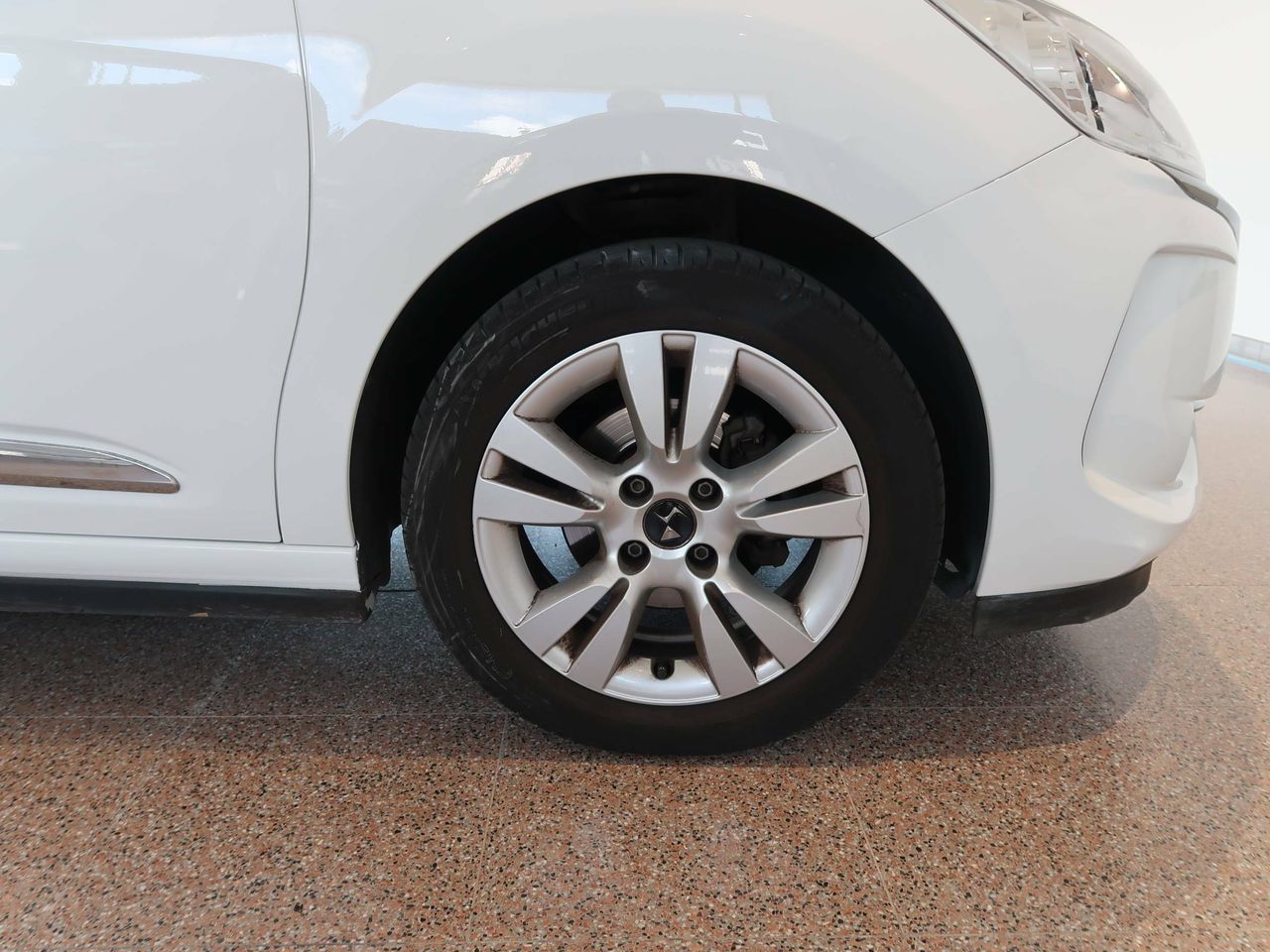Foto DS Automobiles DS 3 9
