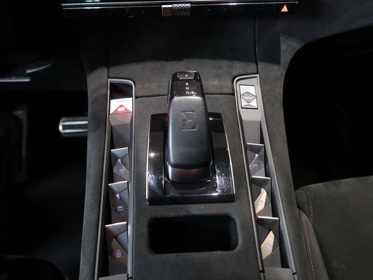 Foto DS Automobiles DS 7 32