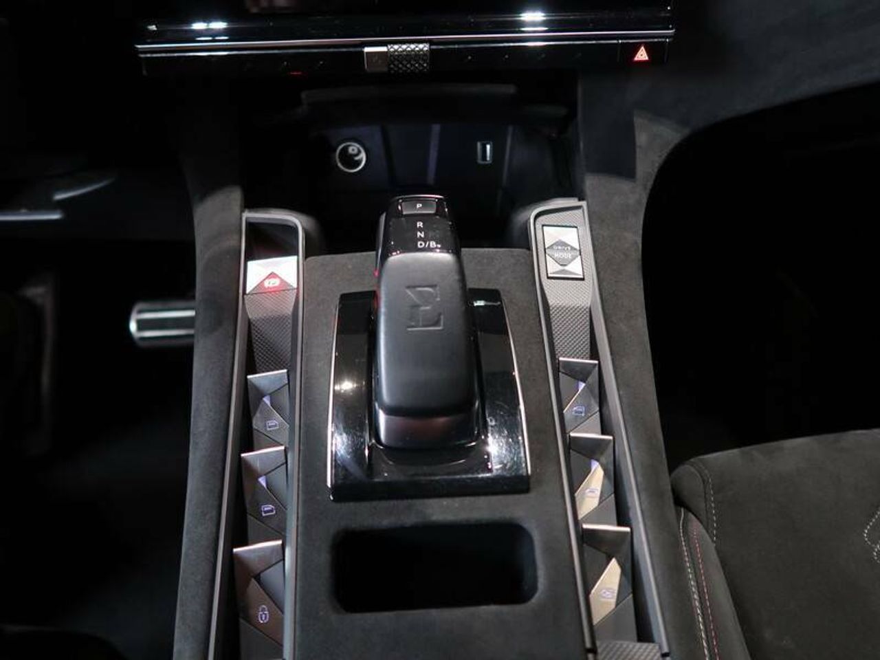 Foto DS Automobiles DS 7 33