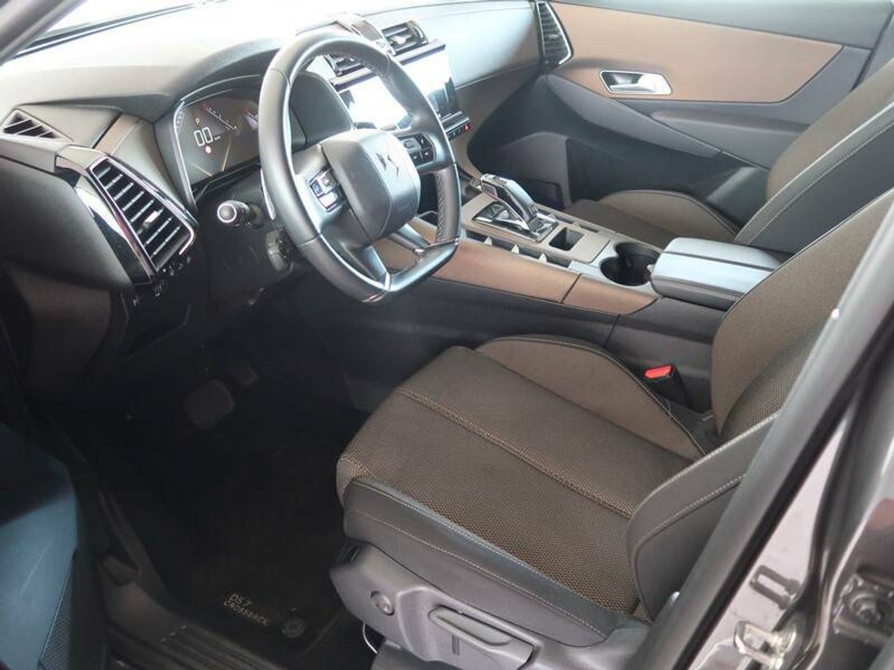 Foto DS Automobiles DS 7 7