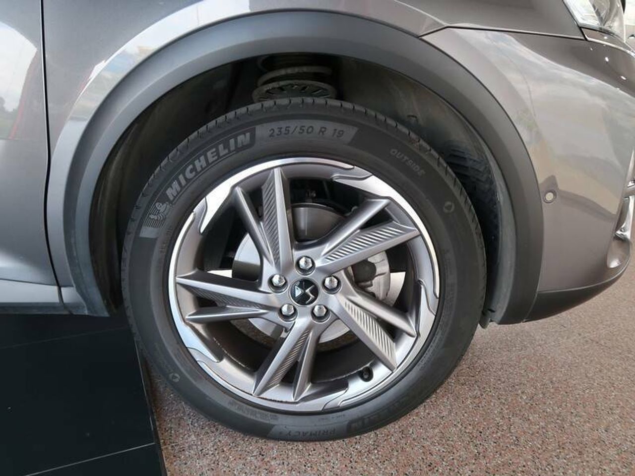Foto DS Automobiles DS 7 9
