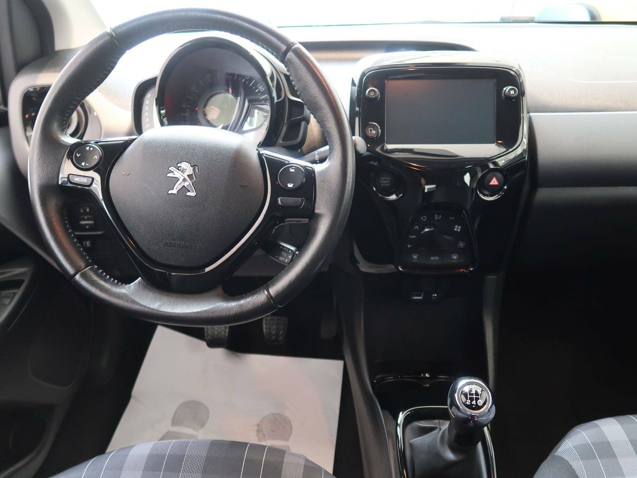Foto Peugeot 108 10