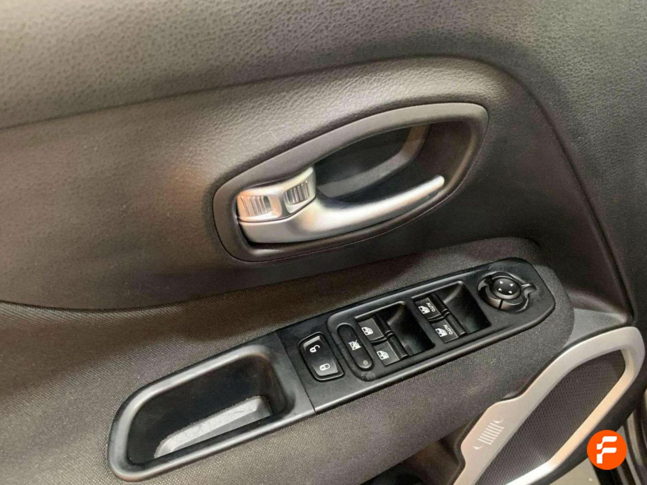 Foto Jeep Renegade 18