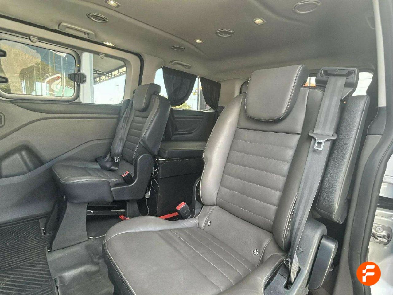 Foto Ford Tourneo Custom 17