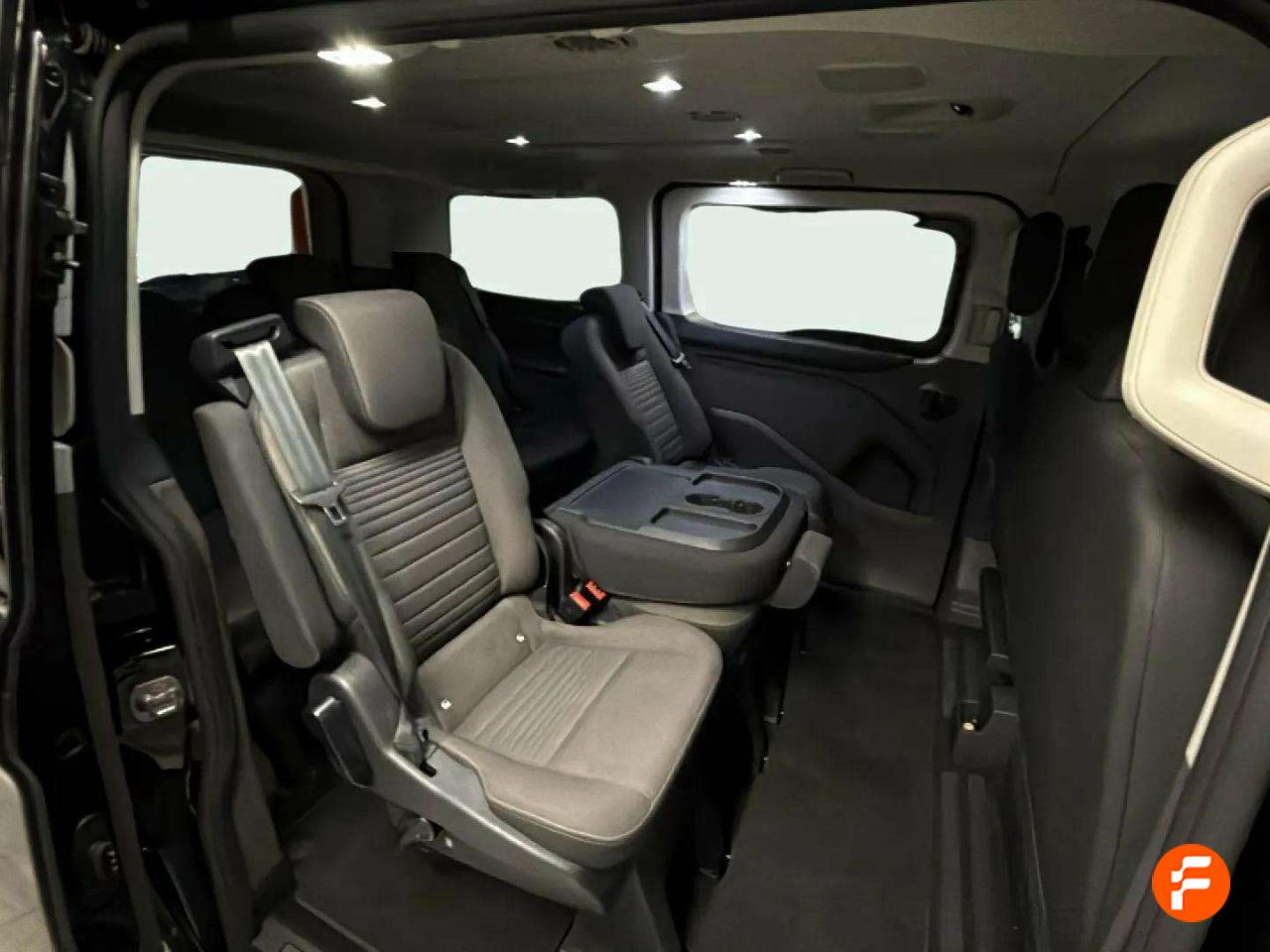 Foto Ford Tourneo Custom 12
