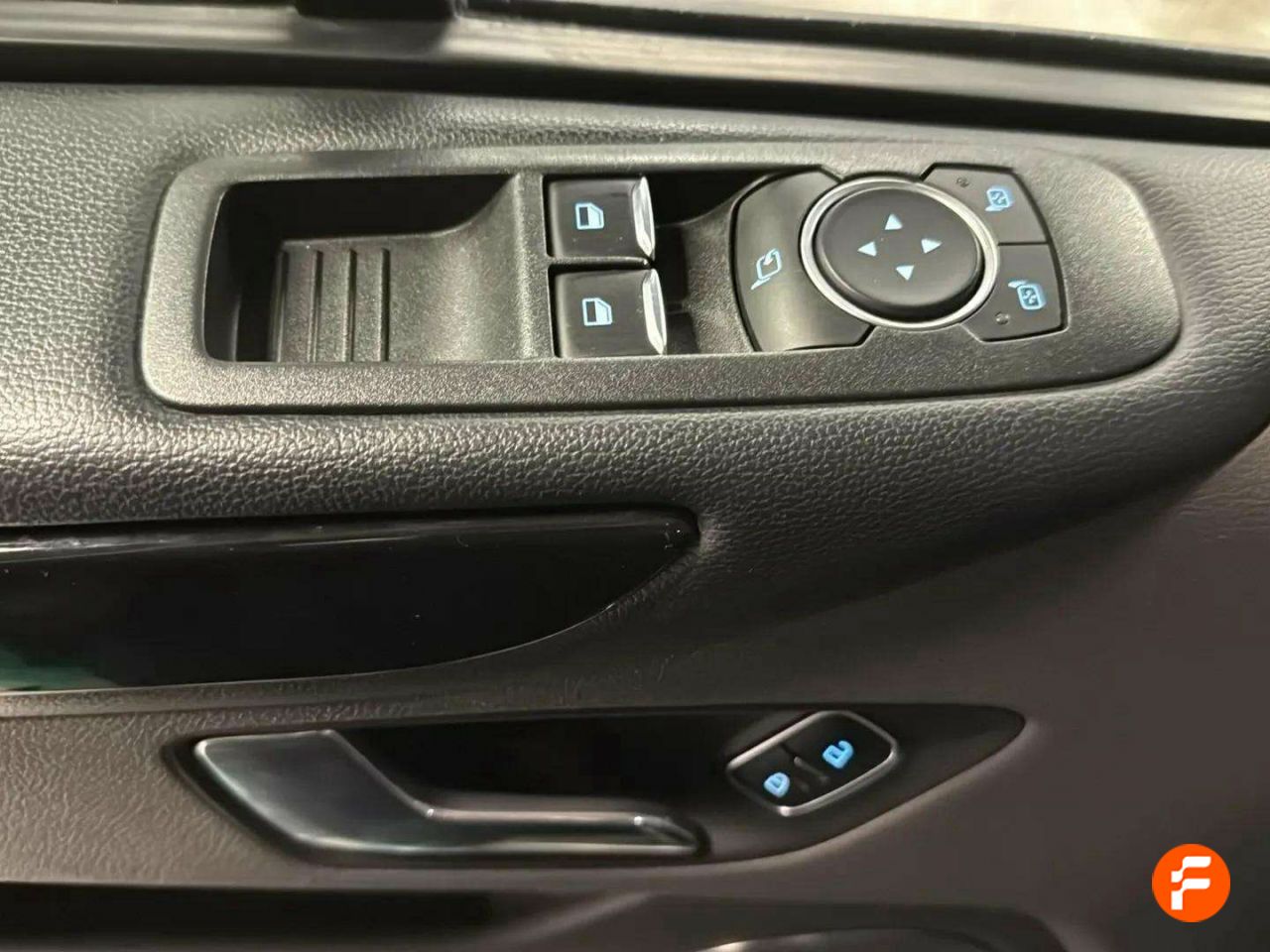 Foto Ford Tourneo Custom 18