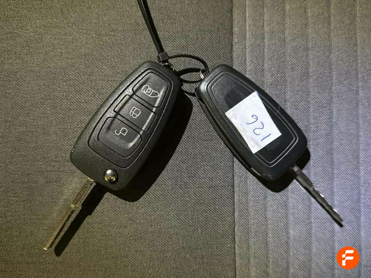 Foto Ford Tourneo Custom 25