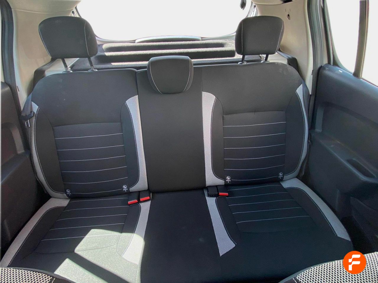Foto Dacia Sandero 10
