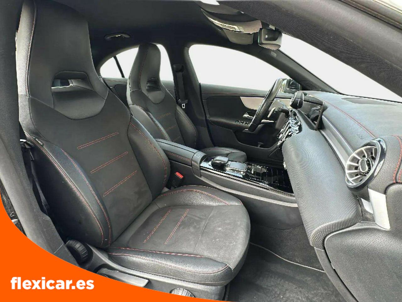 Foto Mercedes-Benz Clase CLA 14