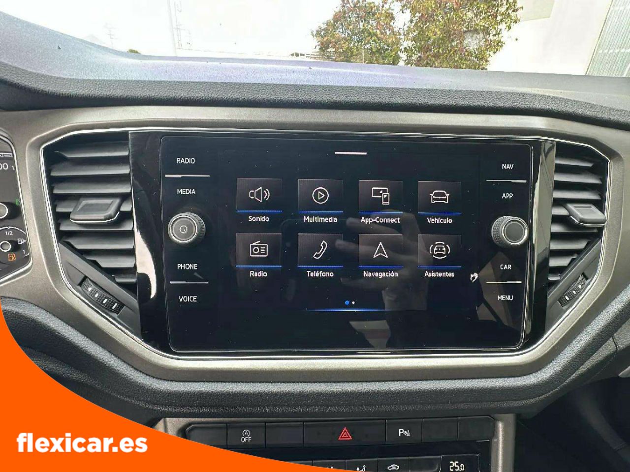 Foto Volkswagen T-Roc 11
