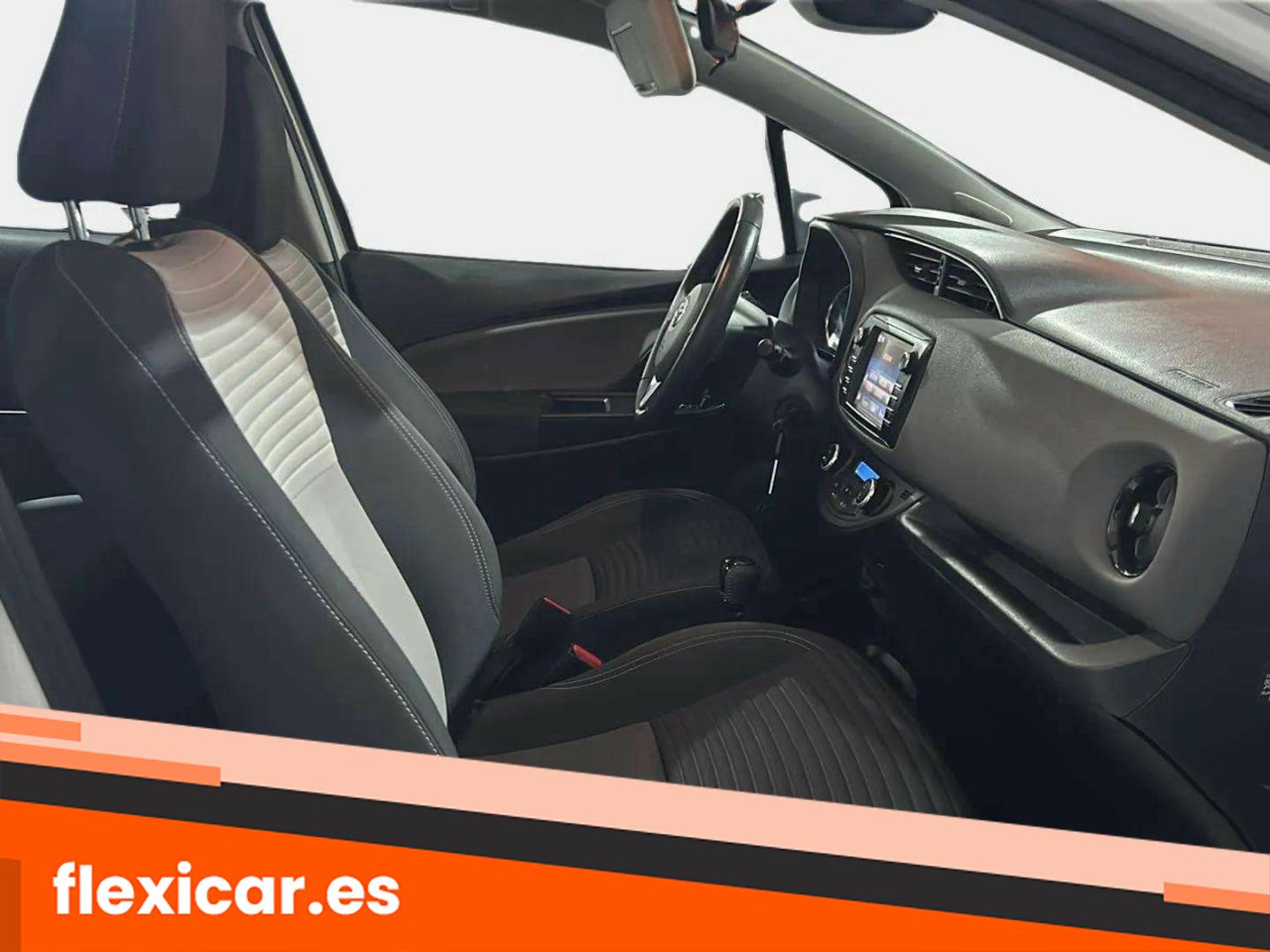 Foto Toyota Yaris 13