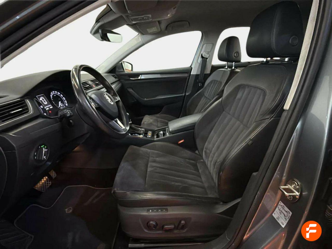 Foto Skoda Superb 15
