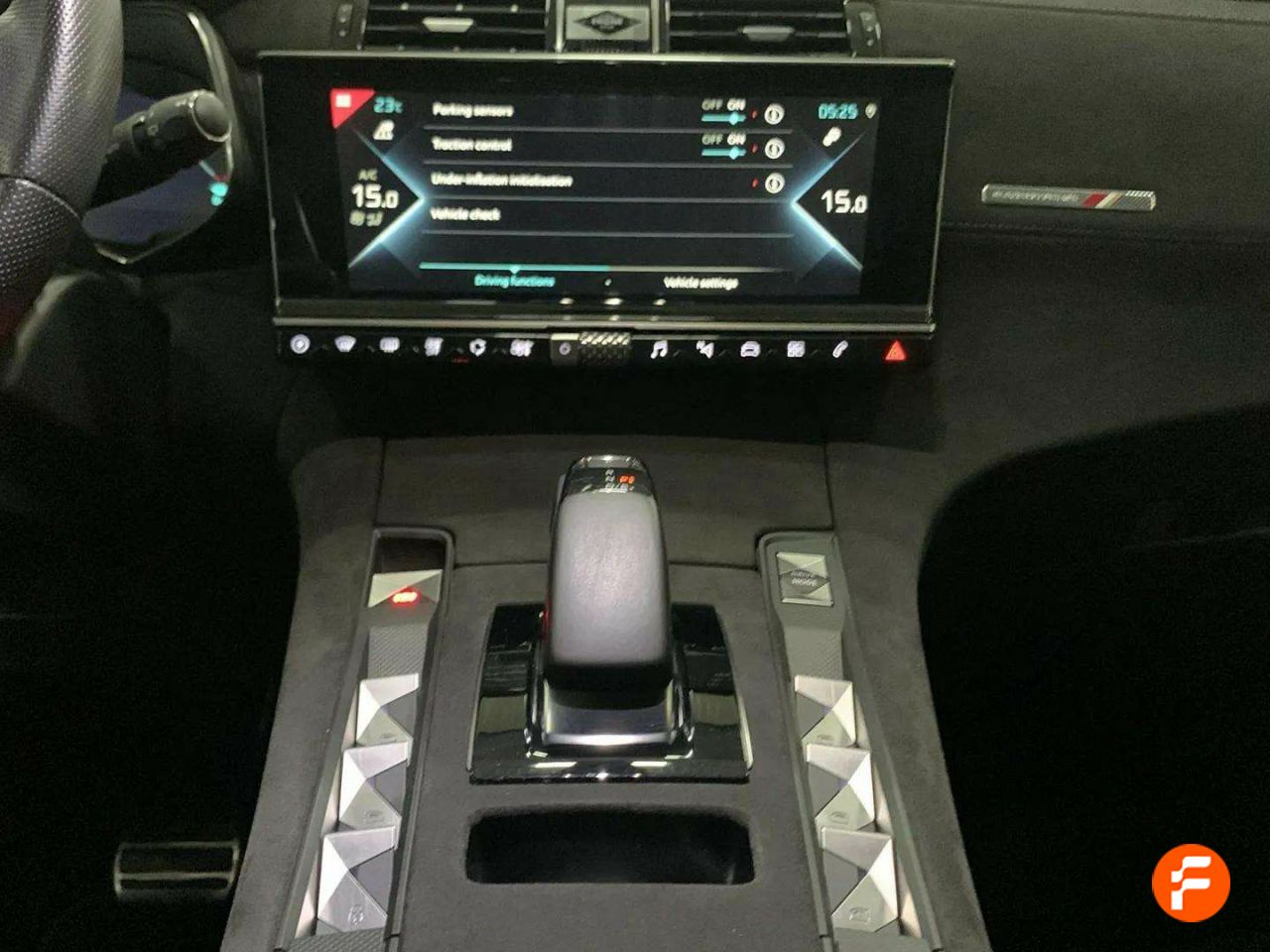 Foto DS Automobiles DS 7 10