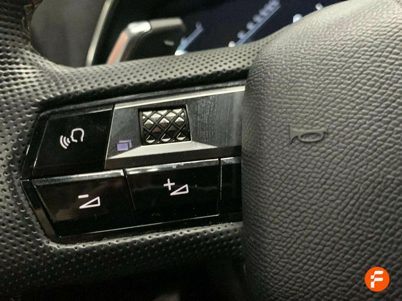 Foto DS Automobiles DS 7 25