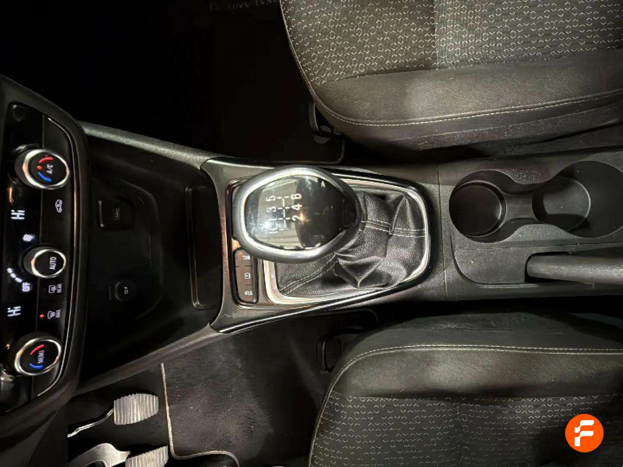 Foto Opel Crossland X 29