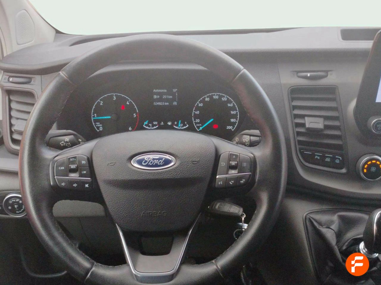 Foto Ford Tourneo Custom 16
