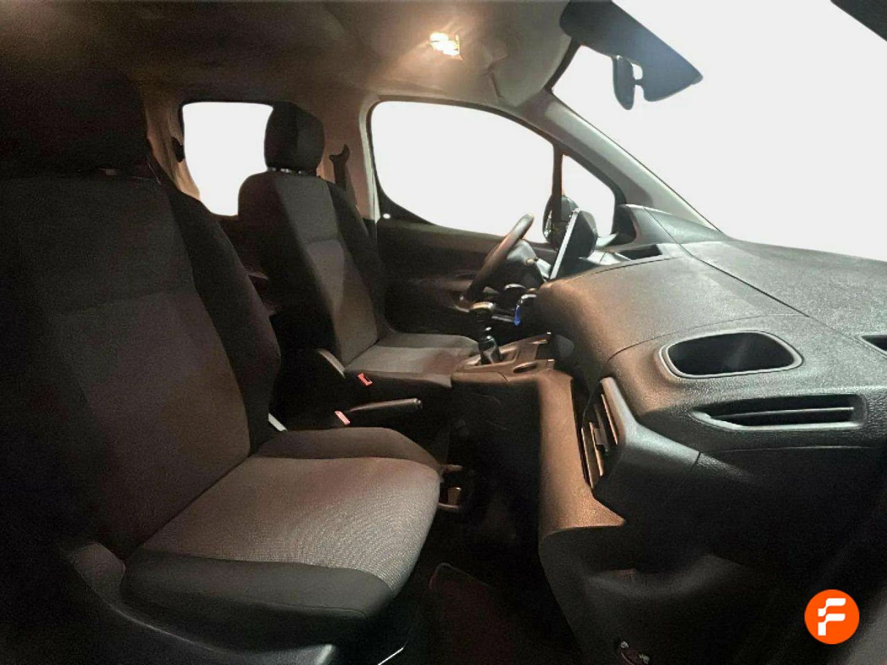 Foto Peugeot Rifter 14