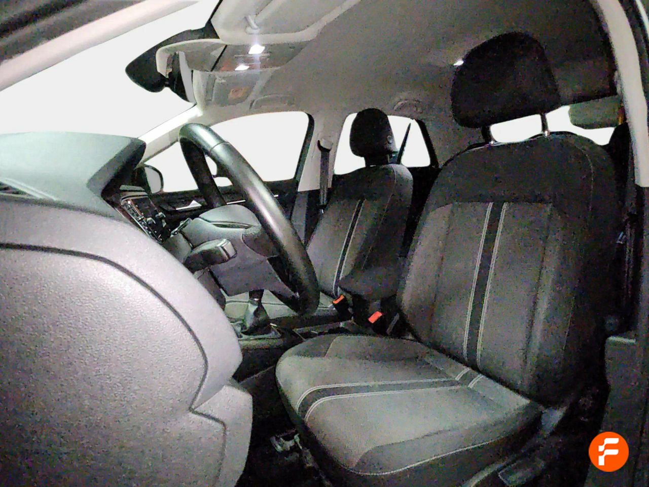 Foto Volkswagen T-Roc 13