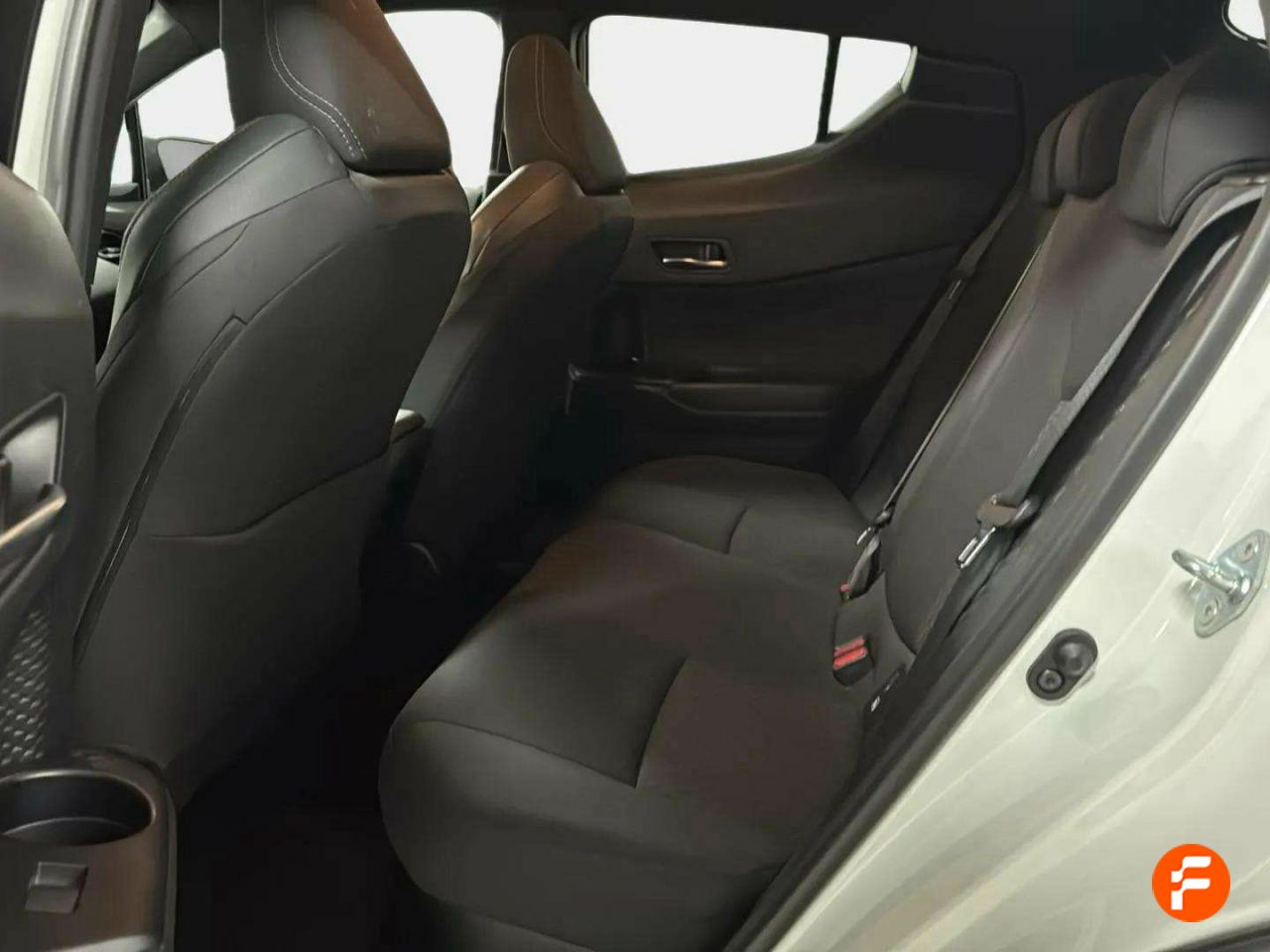 Foto Toyota C-HR 17