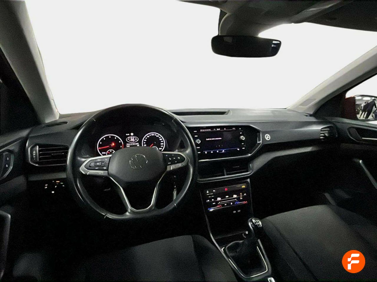 Foto Volkswagen T-Cross 14