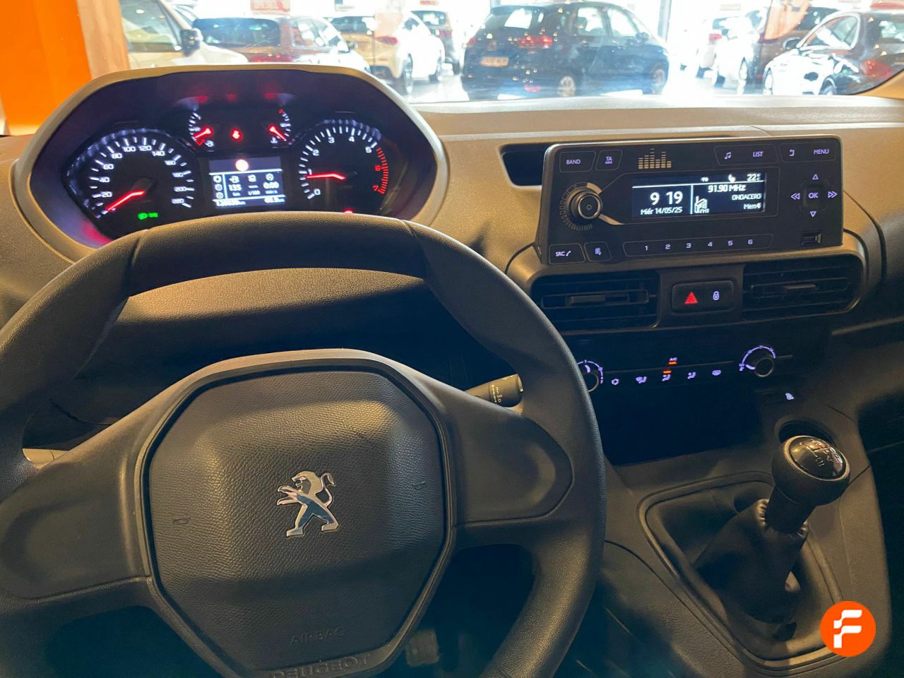 Foto Peugeot Rifter 12