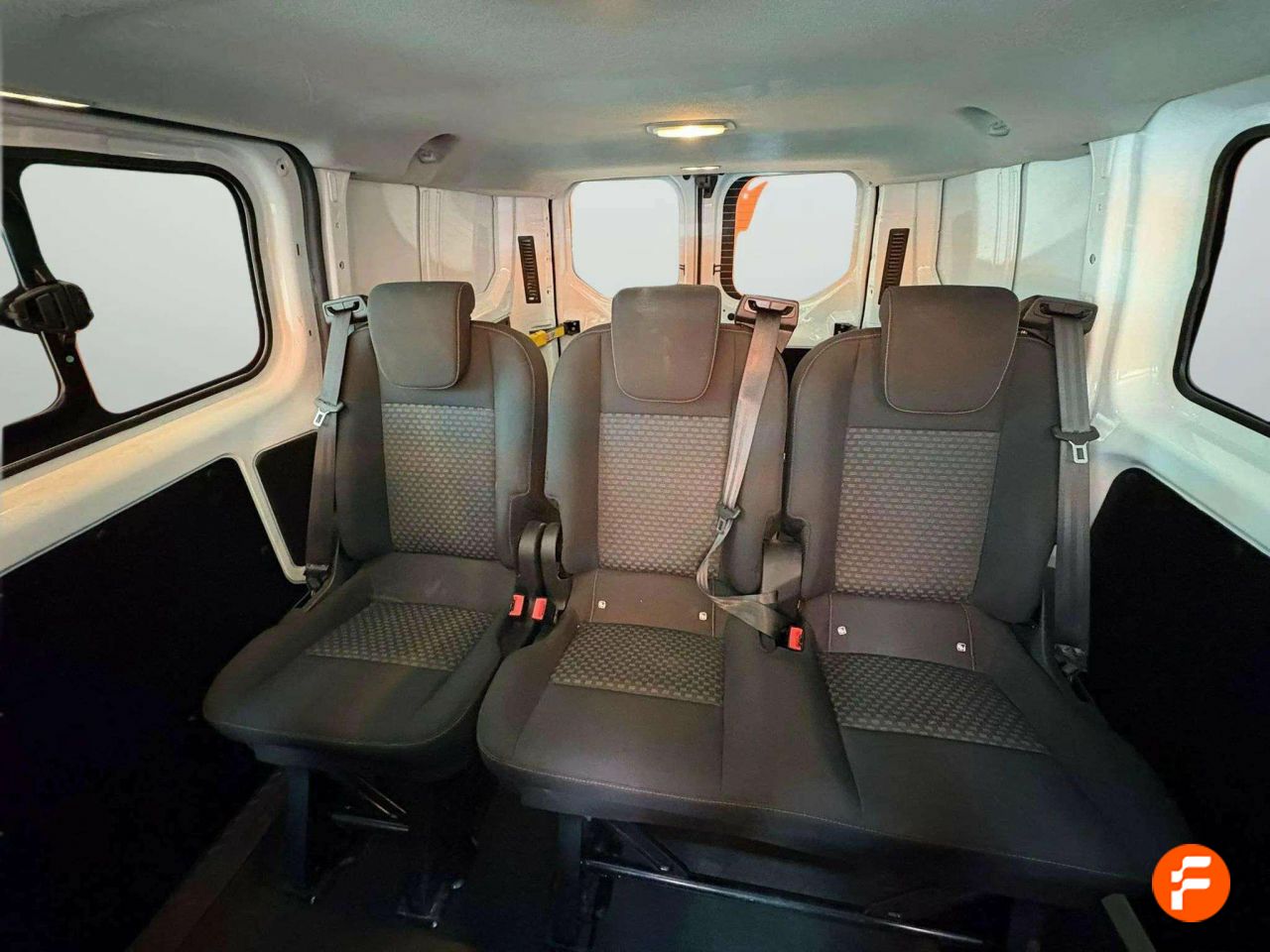 Foto Ford Tourneo Custom 10