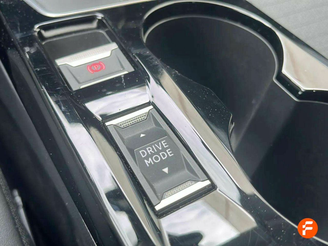 Foto Peugeot 208 16