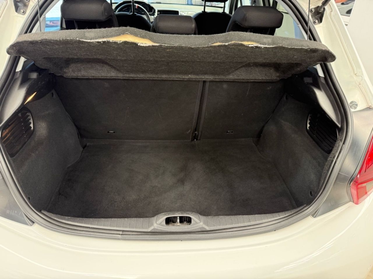 Foto Peugeot 208 9