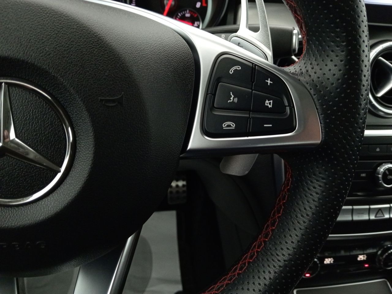 Foto Mercedes-Benz Clase CLA 16