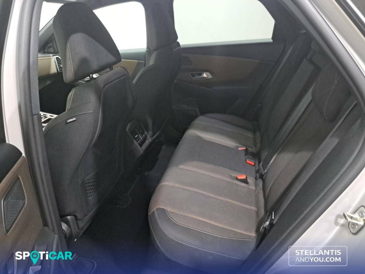 Foto DS Automobiles DS 7 9